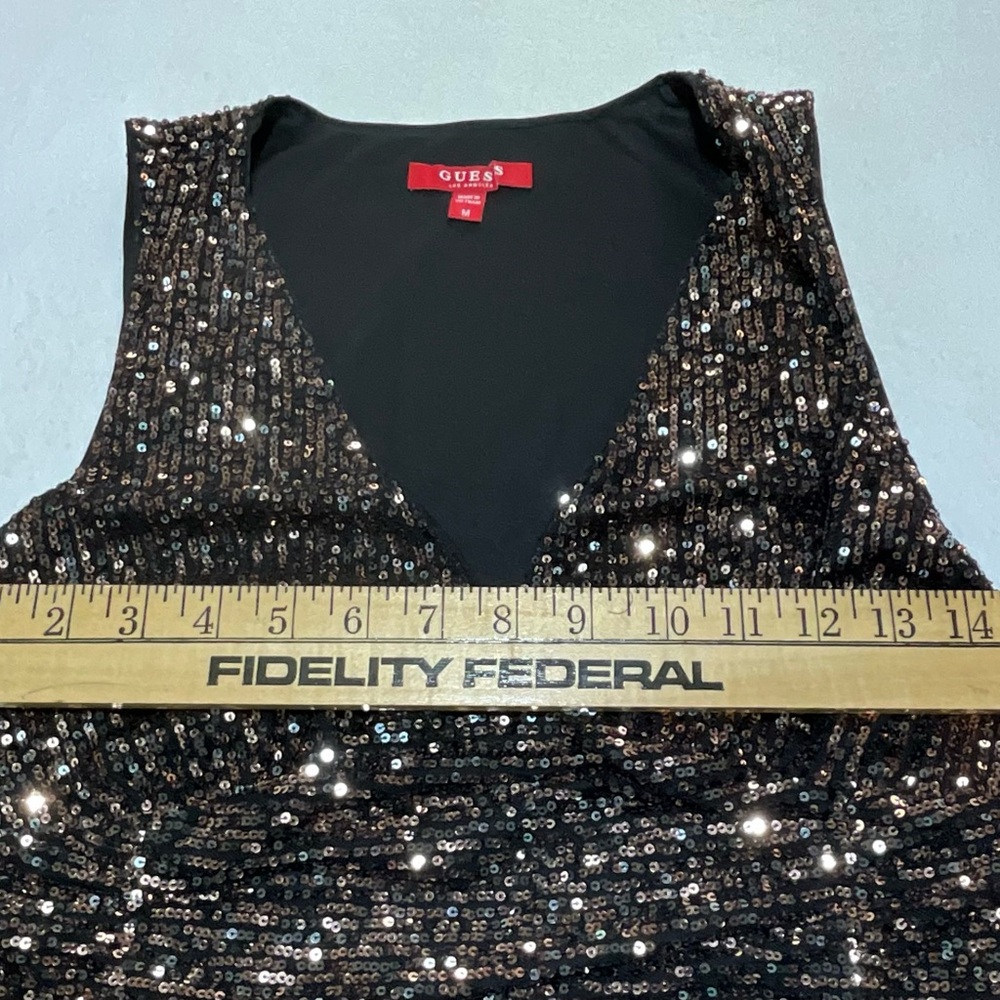 NWOT GUESS Bronze Gold Sequin Sleeveless V-Neck Crop Top – Size M Glam Sparkly - Picture 8 of 12